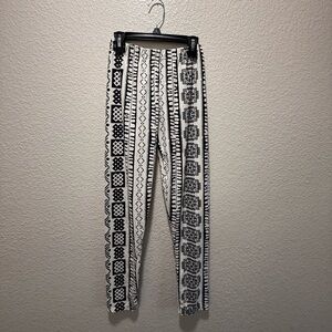 J&K High Waist White & Black Tribal Pattern Soft Leggings - Women’s